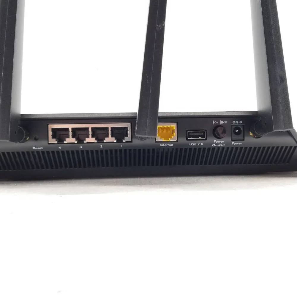 NETGEAR Nighthawk AC2300 Smart Wi-Fi Router (R7000P) - Picture 5 of 6